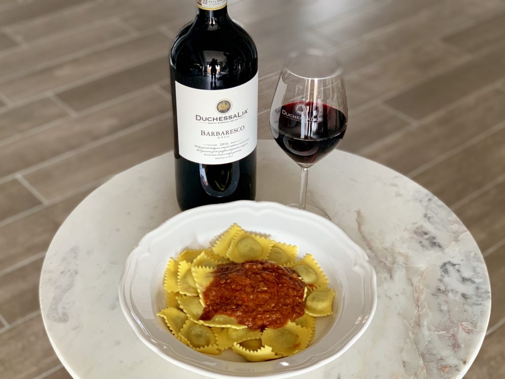 Barbaresco Docg Duchessa Lia abbinato agli Agnolotti ripieni di Brasato con Ragù alla Piemontese