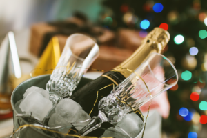 Cestello per champagne con bottiglia e bicchieri