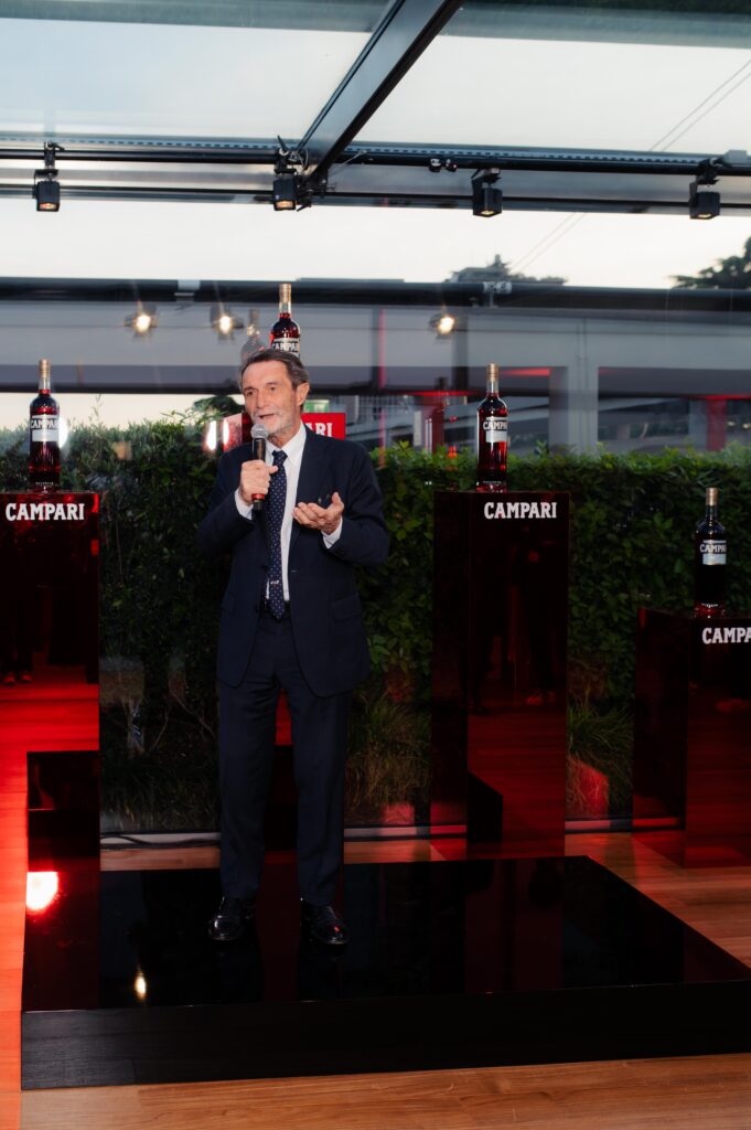 Enozioni - Campari celebra Milano e cambia veste all'iconico Bitter Rosso Italiano