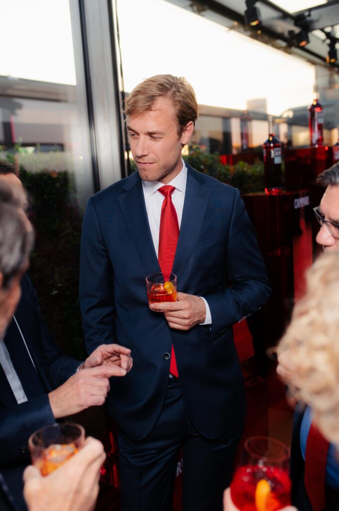 Enozioni - Campari celebra Milano e cambia veste all'iconico Bitter Rosso Italiano